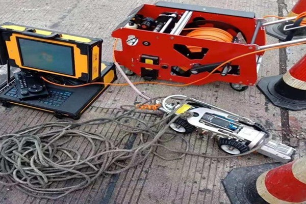 新平CCTV管道检测机器人