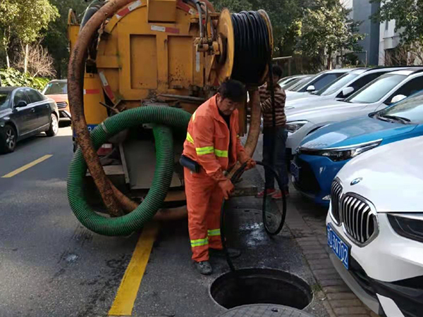 新平排污管道清淤